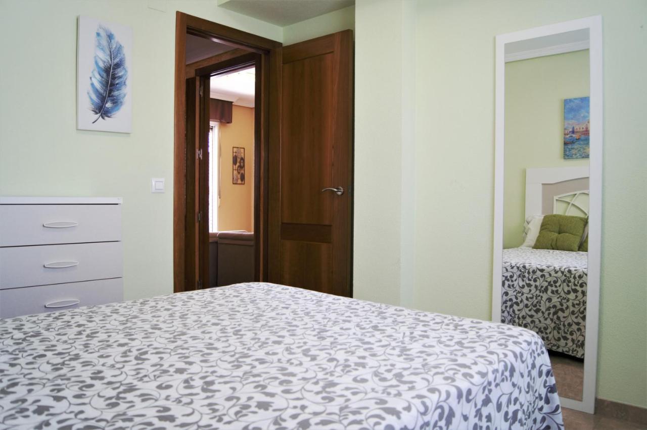 Amplio Piso 8 Mts Mezquita - Wifi - A/C - Parking Cordoba Luaran gambar