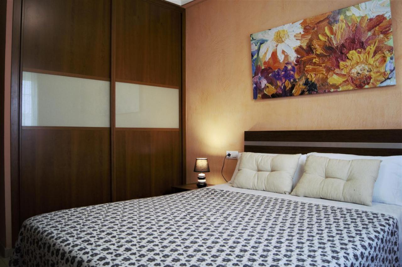 Amplio Piso 8 Mts Mezquita - Wifi - A/C - Parking Cordoba Luaran gambar